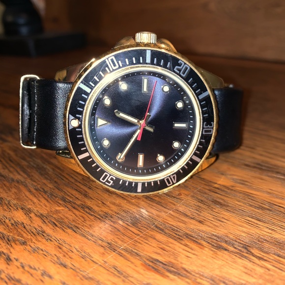 Mens Watch - Picture 3 of 3